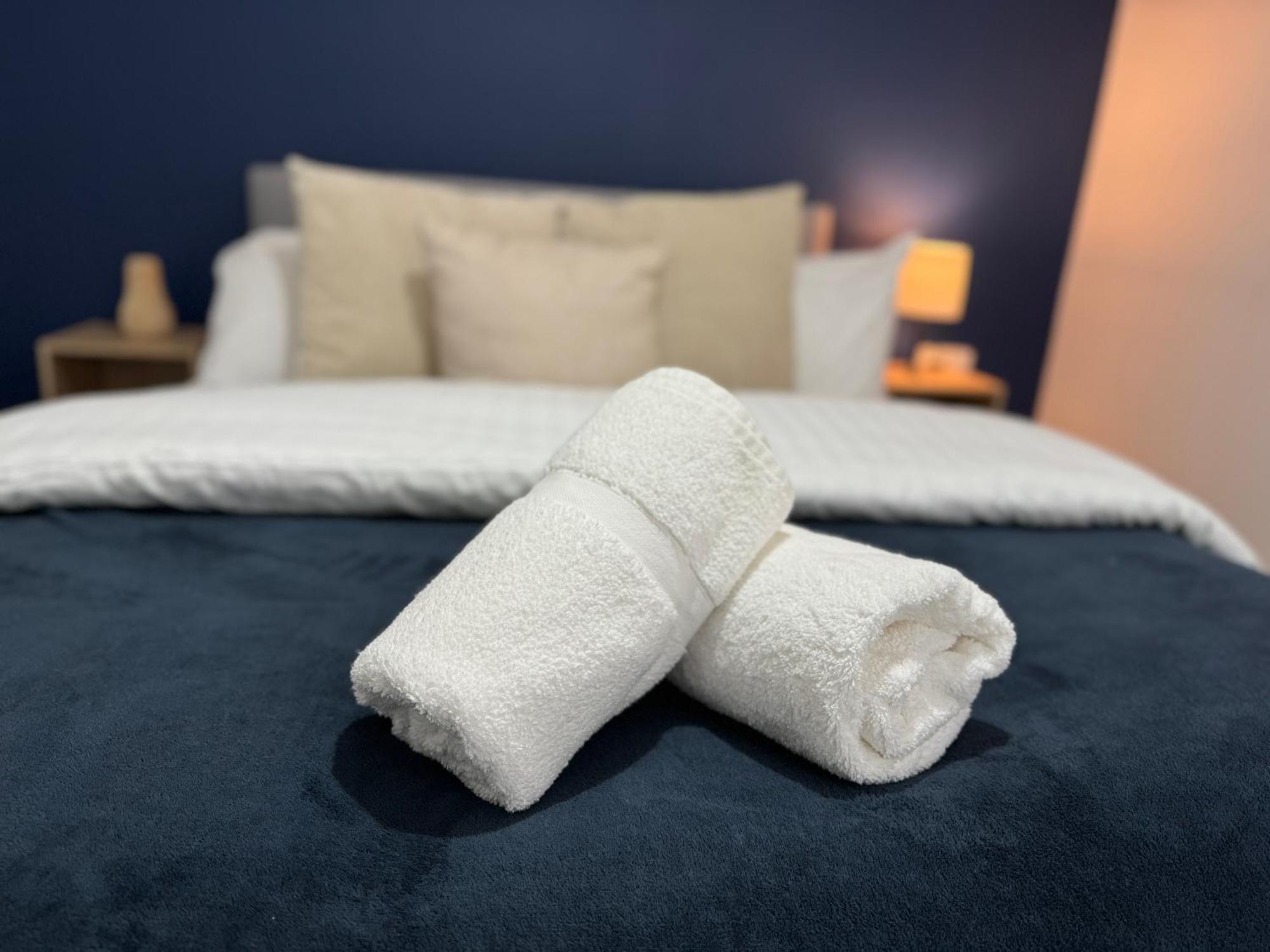 Group Bookings: Up To 30 Guests Across 5 Spacious Flats! Keyless Access Free Wifi & Parking バーミンガム エクステリア 写真