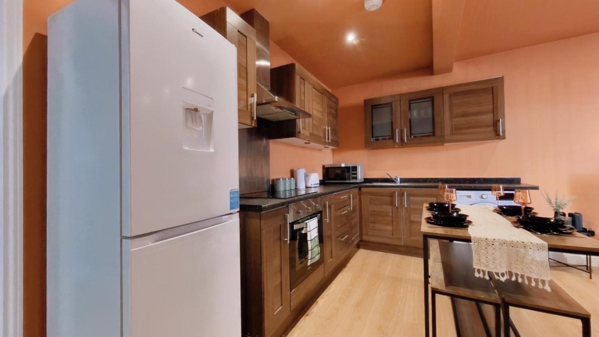 Group Bookings: Up To 30 Guests Across 5 Spacious Flats! Keyless Access Free Wifi & Parking バーミンガム エクステリア 写真
